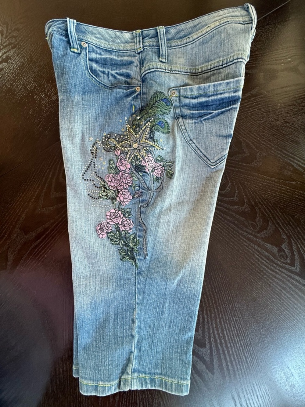 L.A. Blues Women’s Light Blue Embroidered Floral Cropped Jeans Size 10